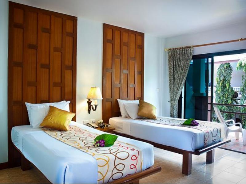 First Resort Albergo Patong Exterior photo