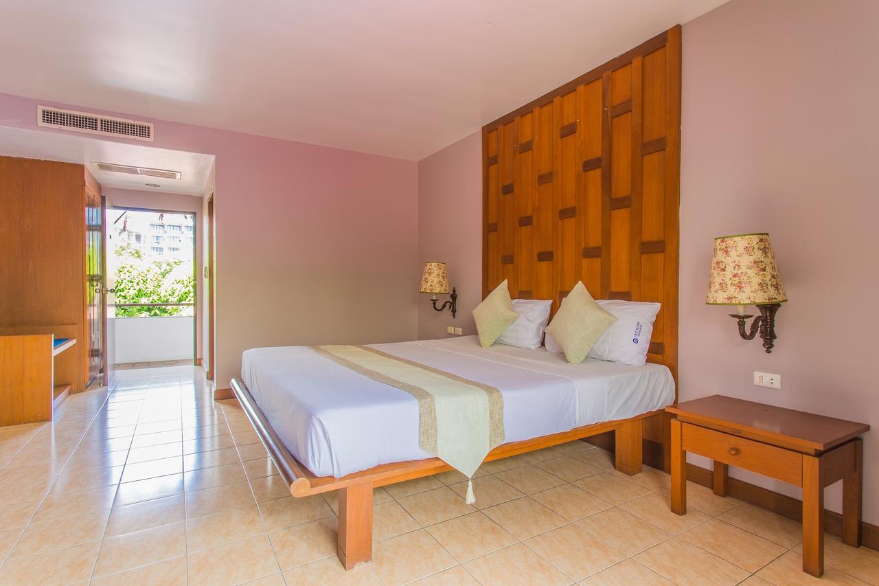 First Resort Albergo Patong Exterior photo