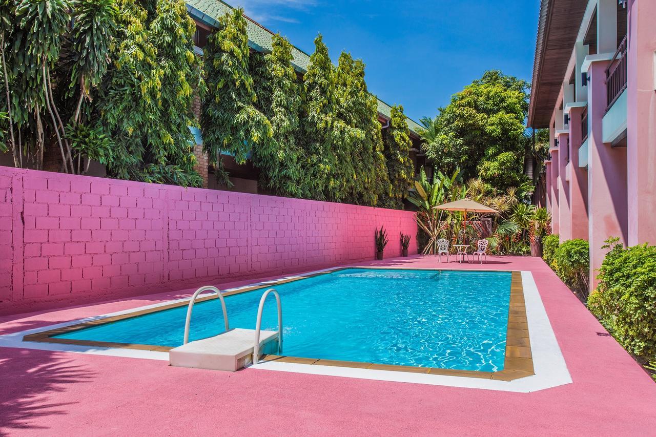 First Resort Albergo Patong Exterior photo