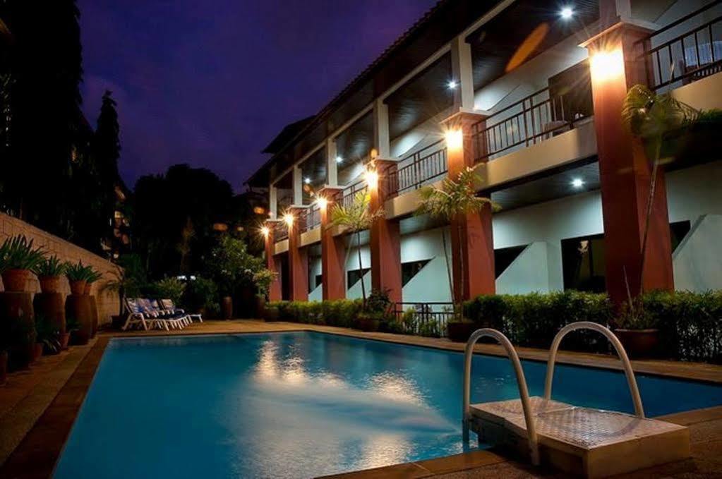 First Resort Albergo Patong Exterior photo
