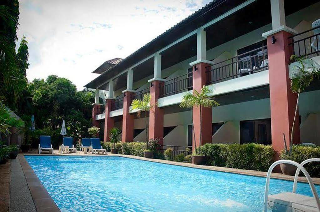 First Resort Albergo Patong Exterior photo