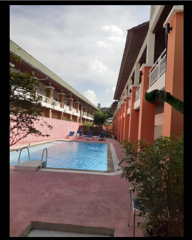 First Resort Albergo Patong Exterior photo